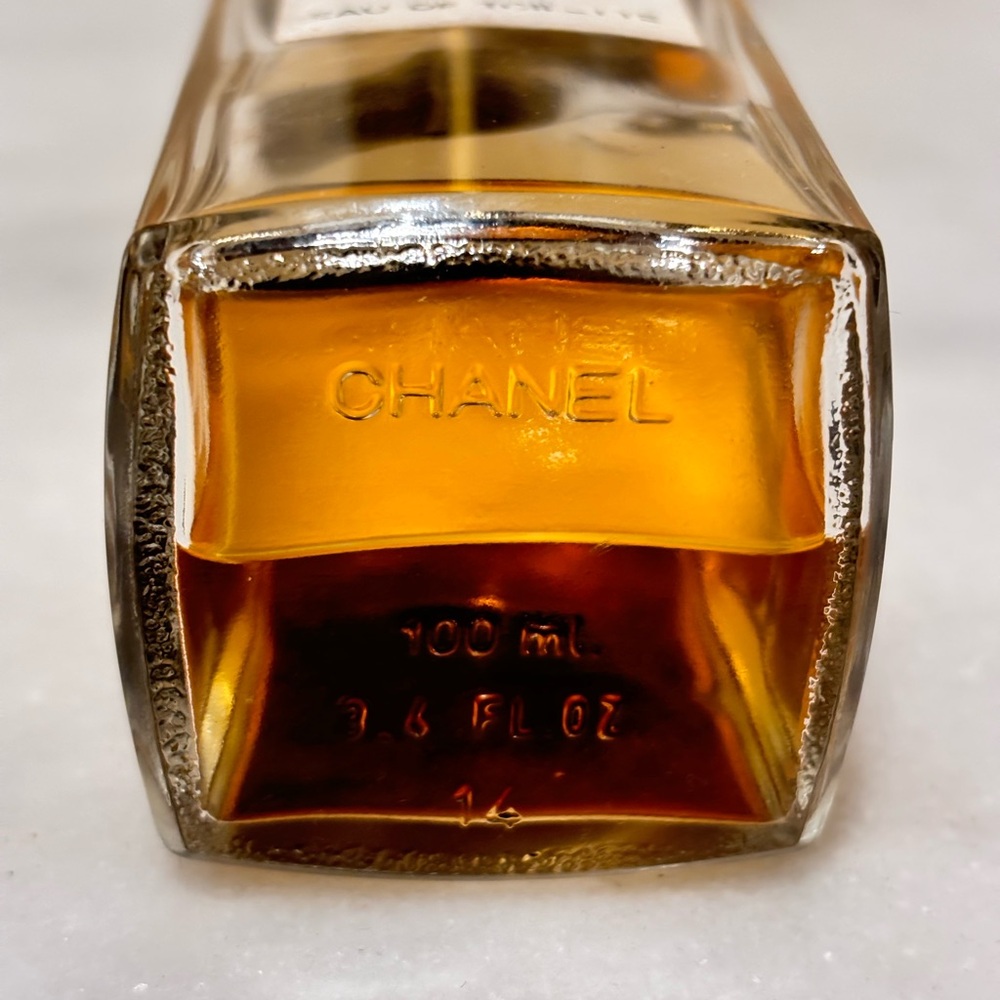 Chanel - Picture 3 of 3
